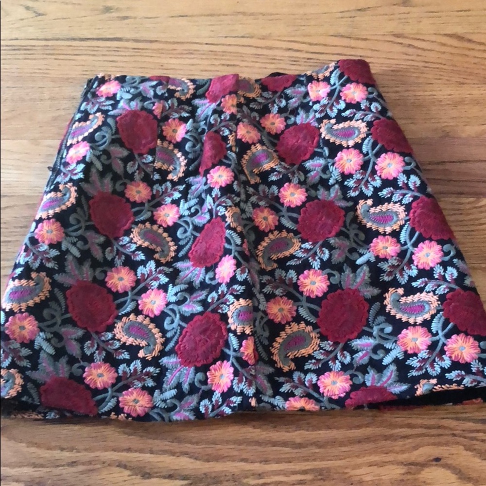 Embroidered skirt by one way